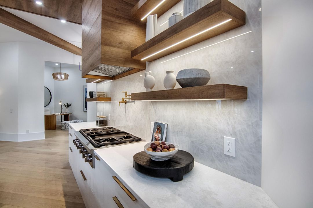 For Sale: $2,895,000 (3 beds, 3 baths, 2356 Square Feet)