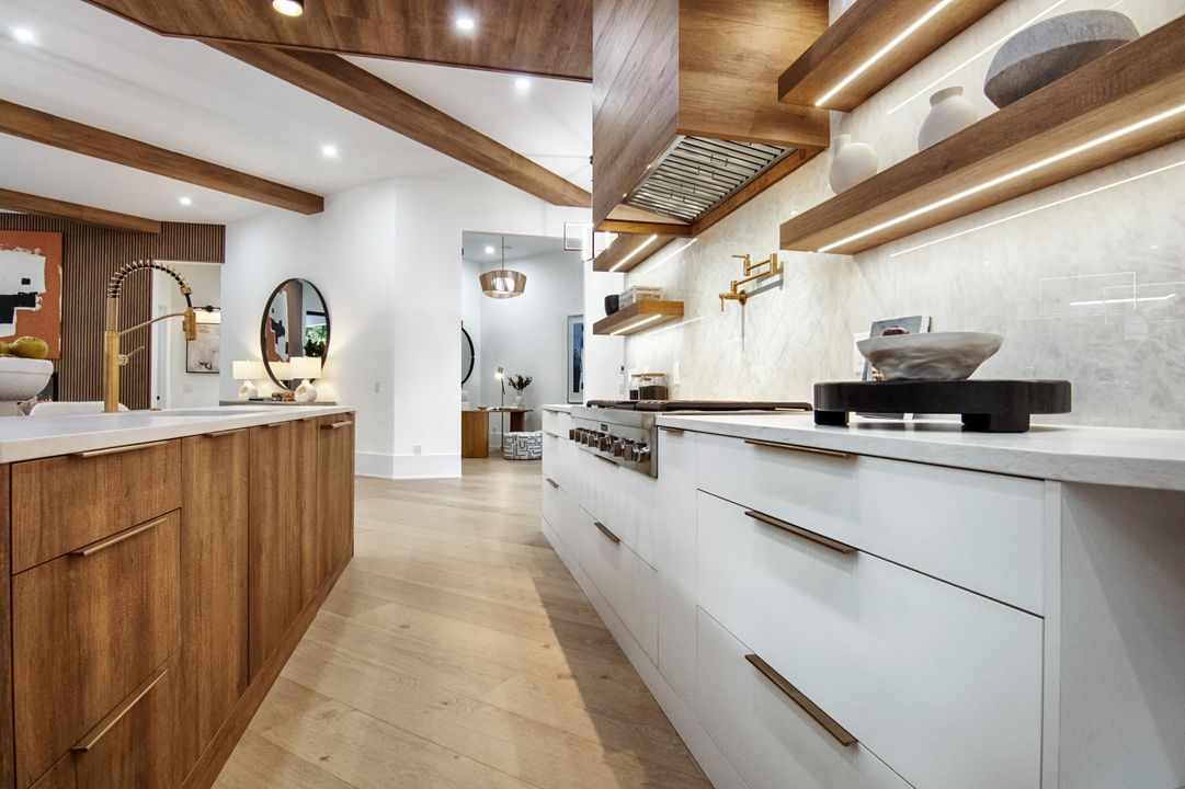 For Sale: $2,895,000 (3 beds, 3 baths, 2356 Square Feet)