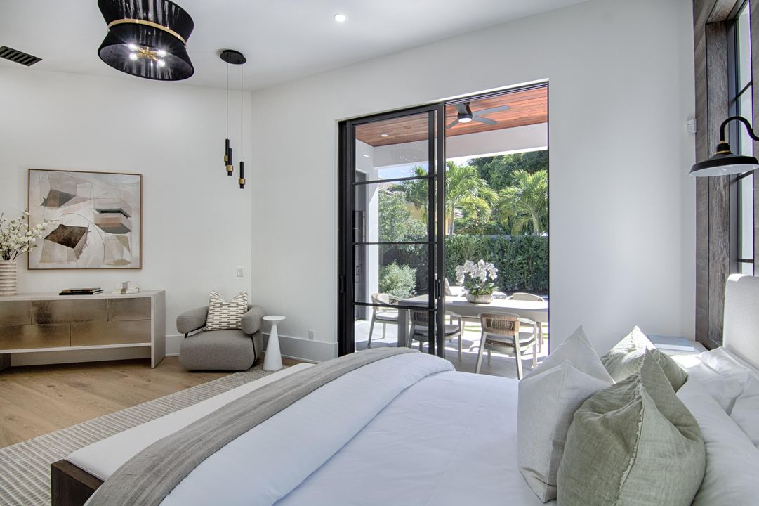 For Sale: $2,895,000 (3 beds, 3 baths, 2356 Square Feet)