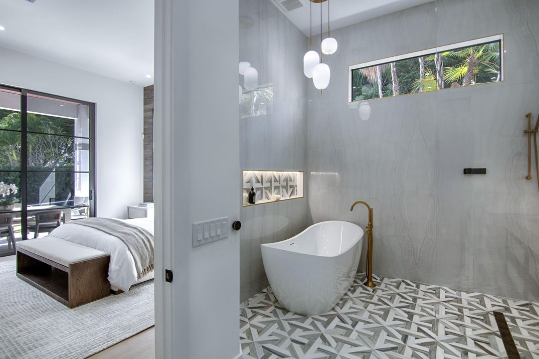 For Sale: $2,895,000 (3 beds, 3 baths, 2356 Square Feet)