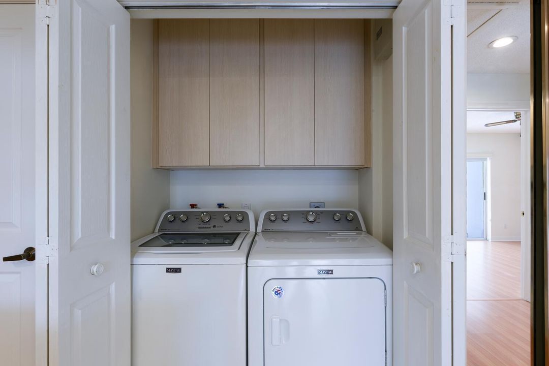 合同活跃: $405,000 (2 贝兹, 2 浴室, 1152 平方英尺)