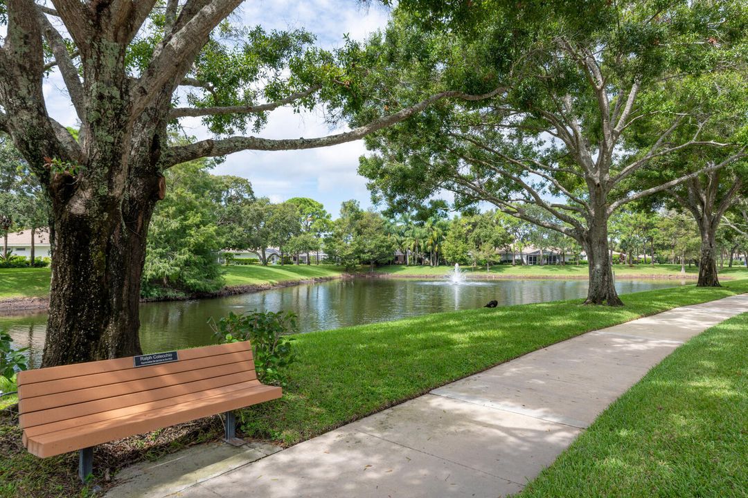 合同活跃: $405,000 (2 贝兹, 2 浴室, 1152 平方英尺)