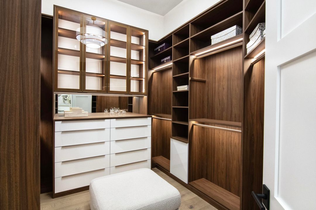 For Sale: $2,895,000 (3 beds, 3 baths, 2356 Square Feet)