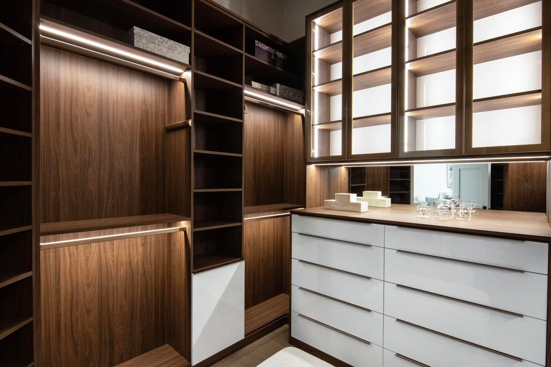 For Sale: $2,895,000 (3 beds, 3 baths, 2356 Square Feet)