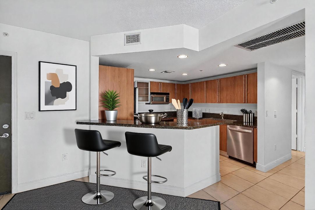 En Venta: $739,000 (3 camas, 3 baños, 1916 Pies cuadrados)