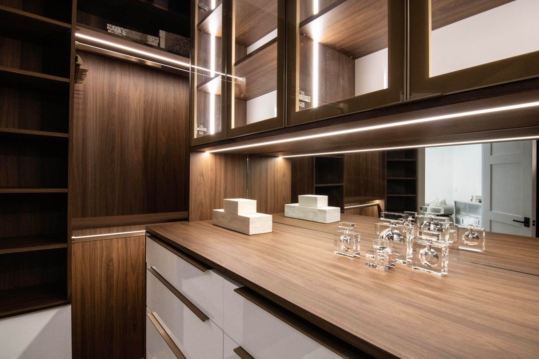 For Sale: $2,895,000 (3 beds, 3 baths, 2356 Square Feet)