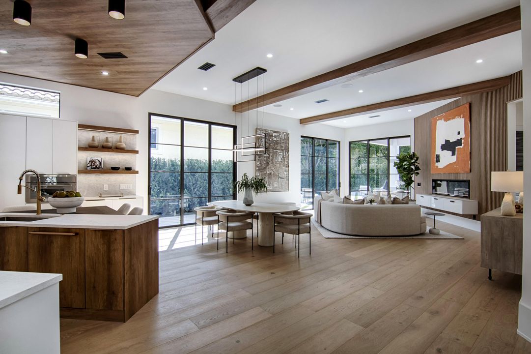 For Sale: $2,895,000 (3 beds, 3 baths, 2356 Square Feet)