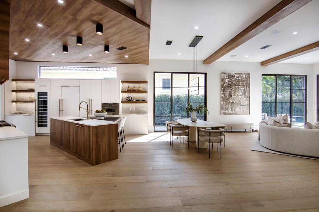 For Sale: $2,895,000 (3 beds, 3 baths, 2356 Square Feet)