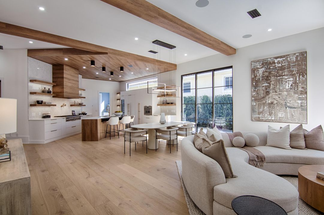 For Sale: $2,895,000 (3 beds, 3 baths, 2356 Square Feet)