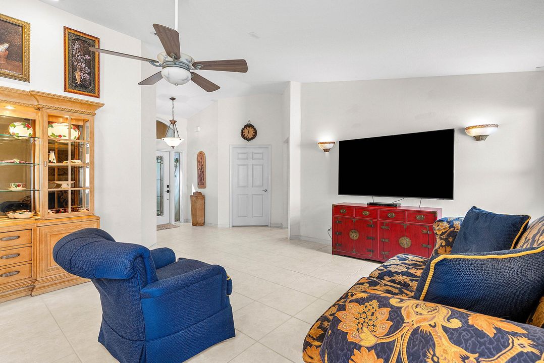 For Sale: $400,000 (3 beds, 2 baths, 1622 Square Feet)