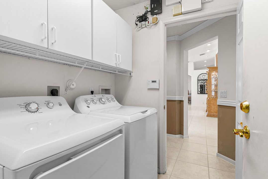 For Sale: $400,000 (3 beds, 2 baths, 1622 Square Feet)