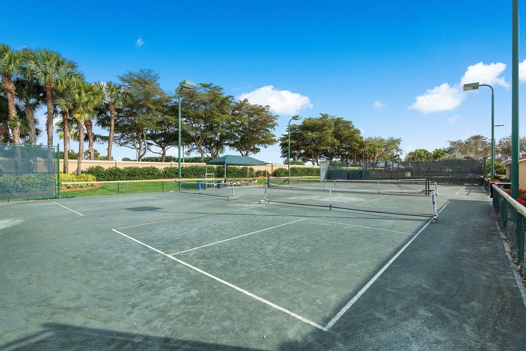 For Sale: $400,000 (3 beds, 2 baths, 1622 Square Feet)