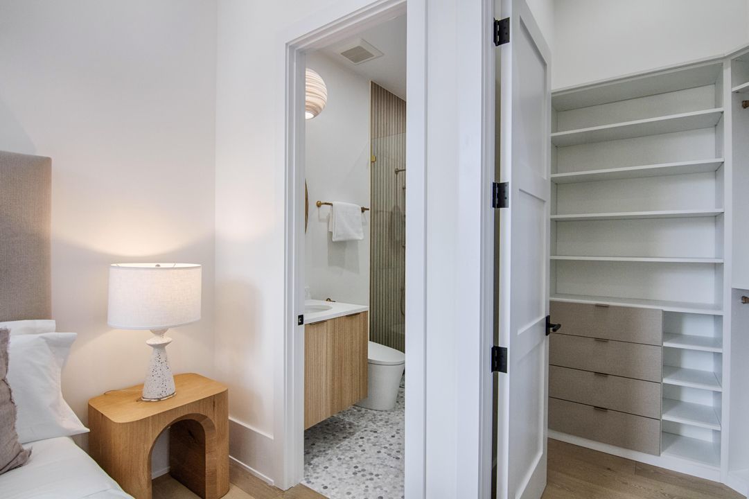 For Sale: $2,895,000 (3 beds, 3 baths, 2356 Square Feet)