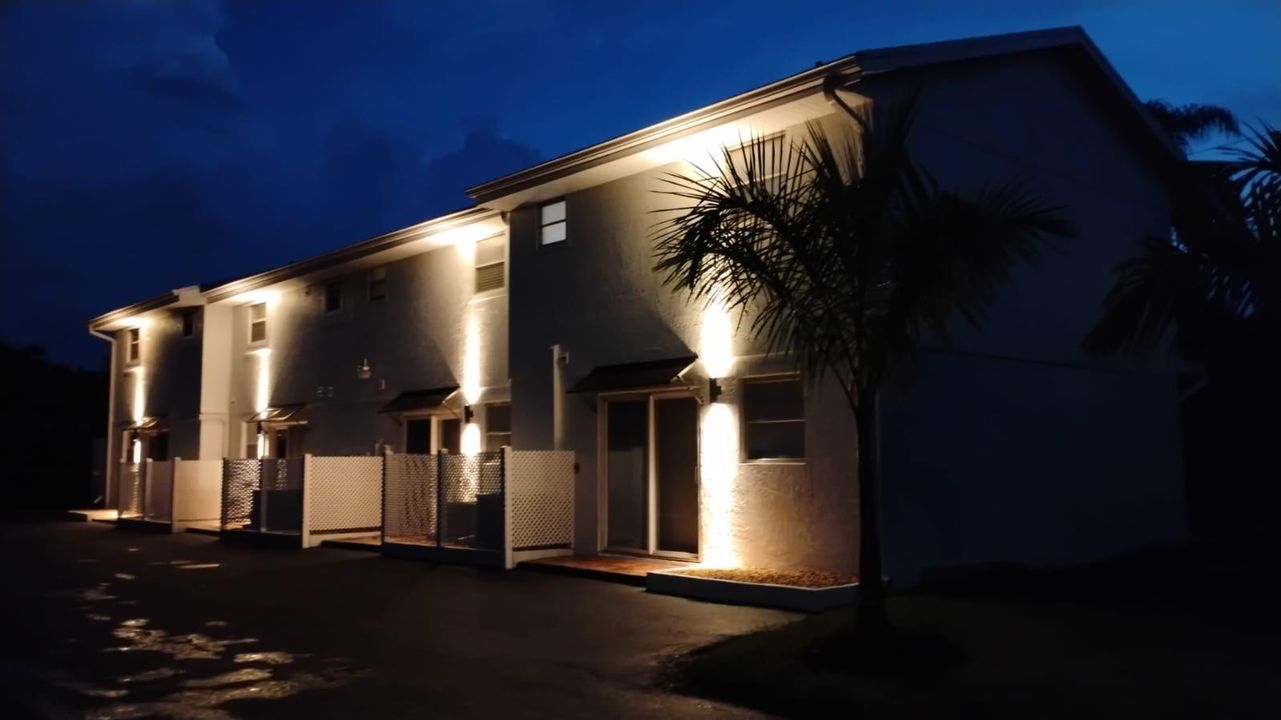 For Rent: $2,150 (2 beds, 1 baths, 960 Square Feet)