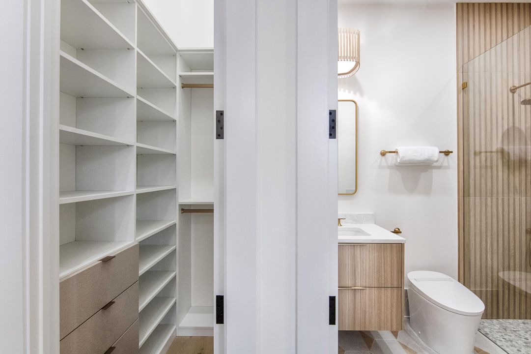 For Sale: $2,895,000 (3 beds, 3 baths, 2356 Square Feet)