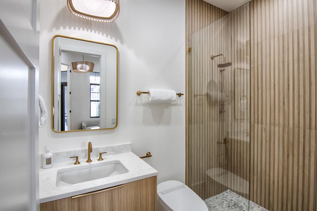 For Sale: $2,895,000 (3 beds, 3 baths, 2356 Square Feet)