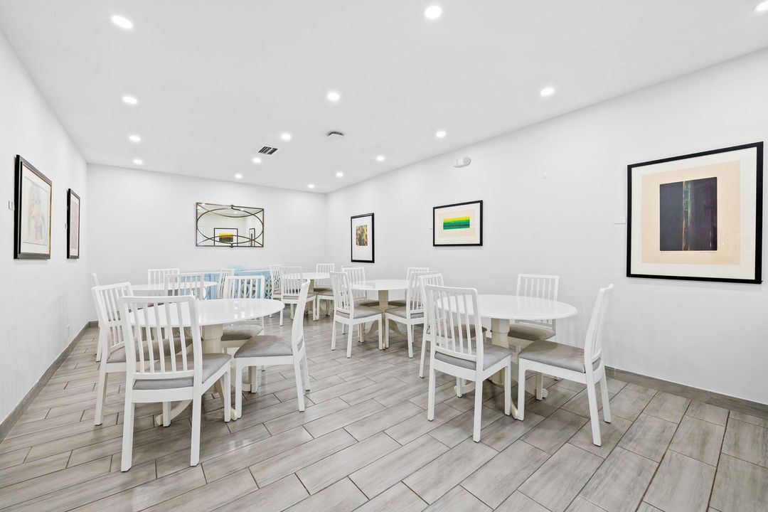 For Sale: $260,000 (2 beds, 2 baths, 1064 Square Feet)