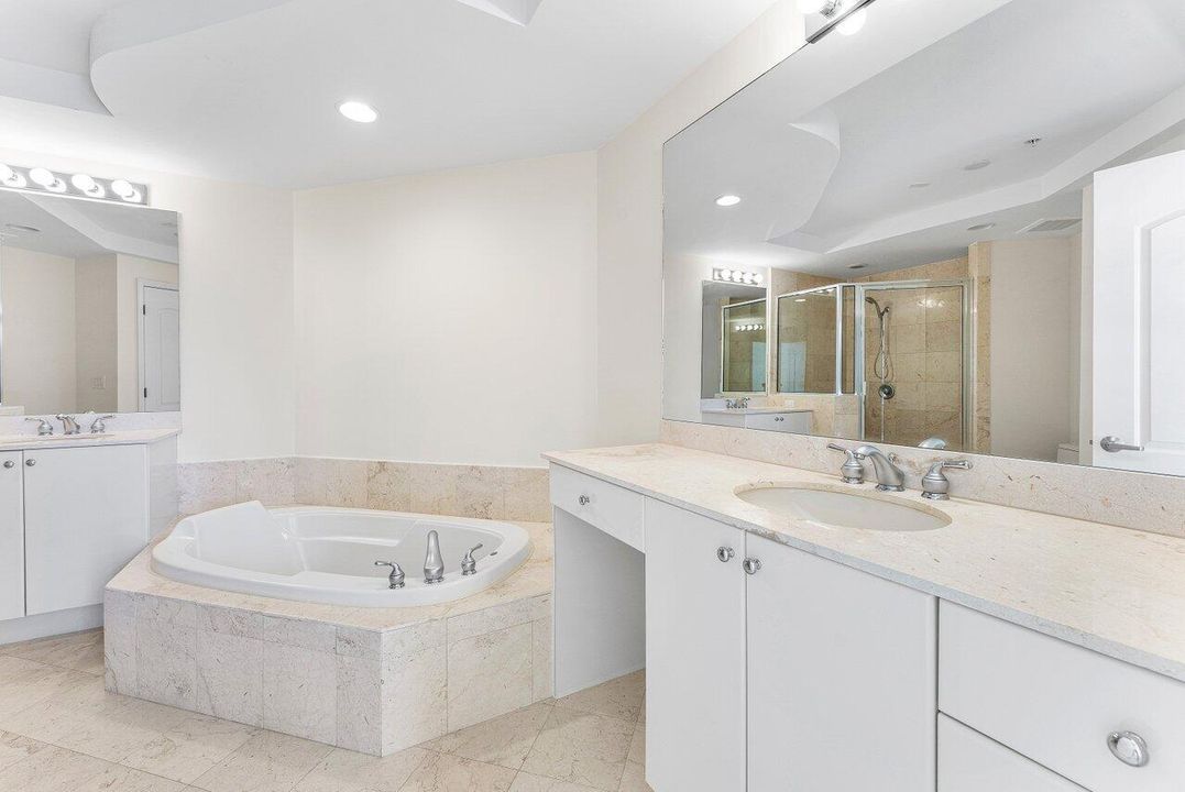 合同活跃: $1,270,000 (2 贝兹, 2 浴室, 1475 平方英尺)