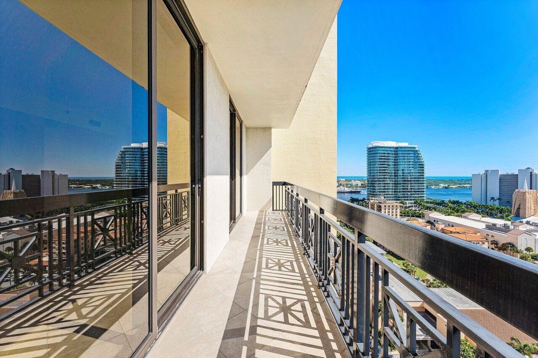 合同活跃: $1,270,000 (2 贝兹, 2 浴室, 1475 平方英尺)