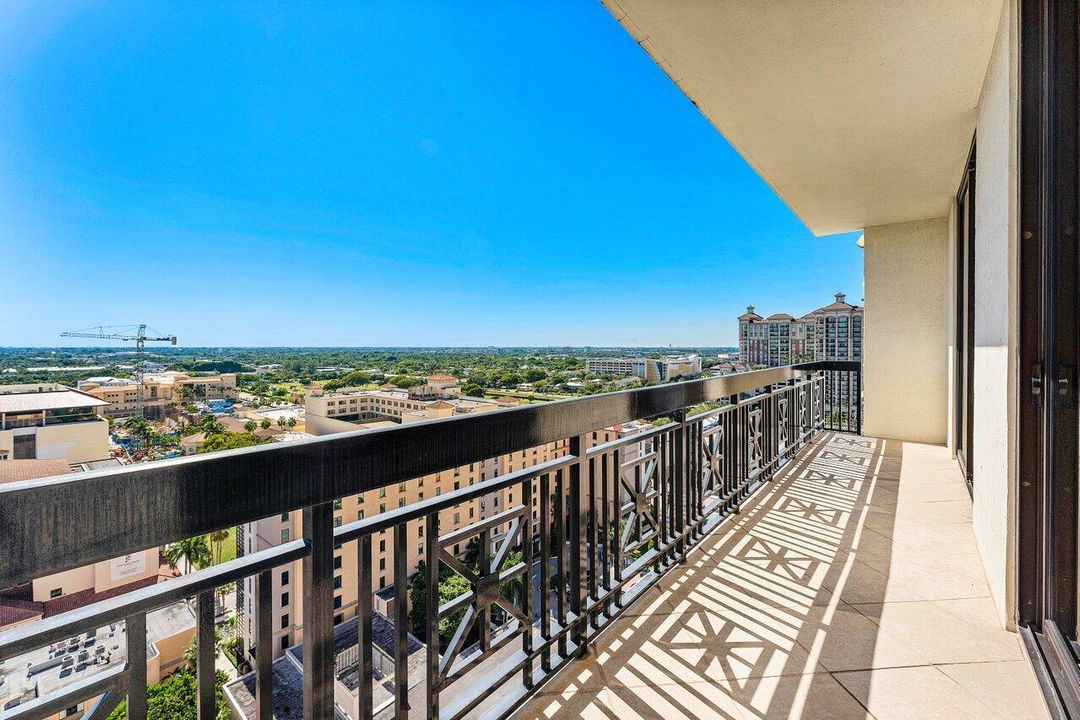 合同活跃: $1,270,000 (2 贝兹, 2 浴室, 1475 平方英尺)