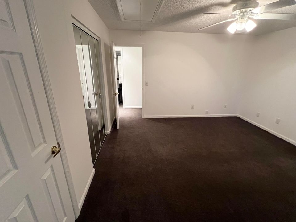 For Rent: $2,150 (2 beds, 1 baths, 960 Square Feet)
