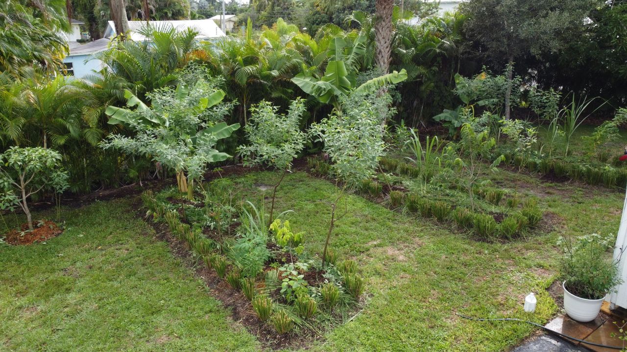 For Rent: $2,150 (2 beds, 1 baths, 960 Square Feet)