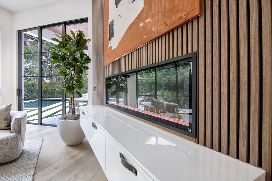 For Sale: $2,895,000 (3 beds, 3 baths, 2356 Square Feet)