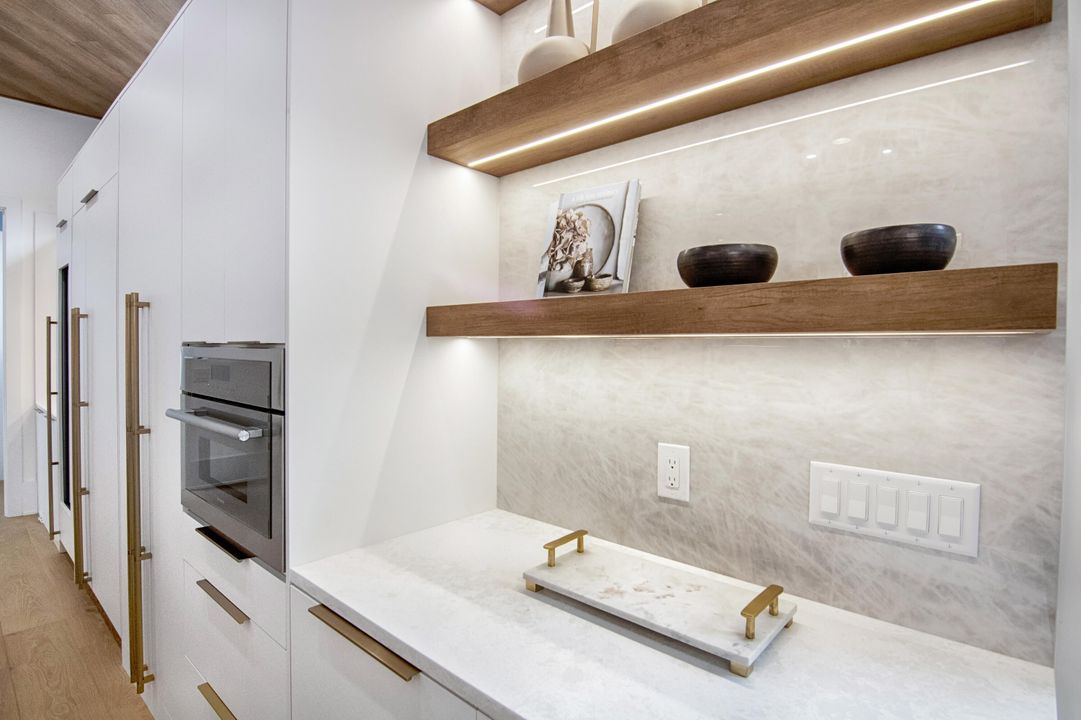 For Sale: $2,895,000 (3 beds, 3 baths, 2356 Square Feet)