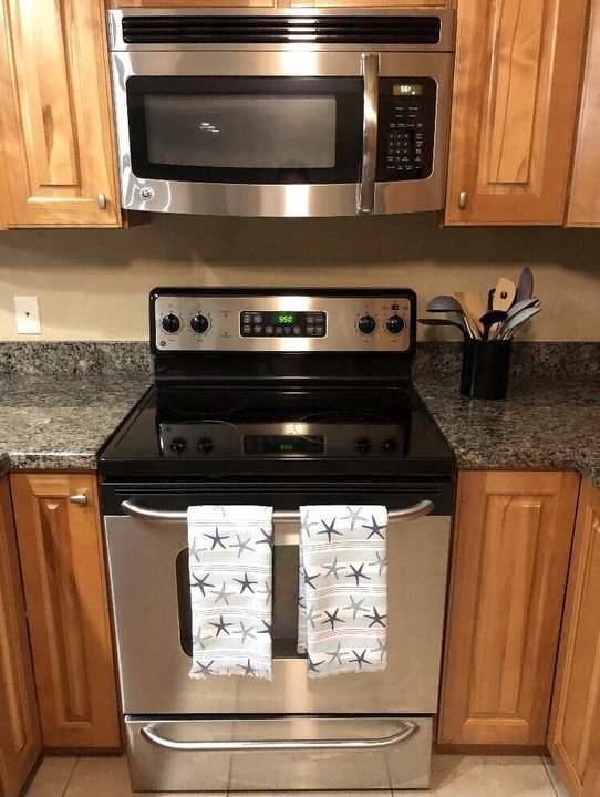 For Rent: $8,500 (2 beds, 2 baths, 1708 Square Feet)