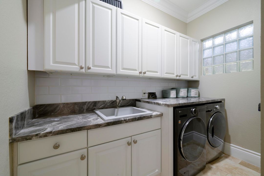 En Venta: $800,000 (4 camas, 2 baños, 2655 Pies cuadrados)