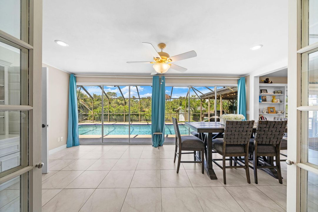 For Sale: $410,000 (3 beds, 3 baths, 1850 Square Feet)