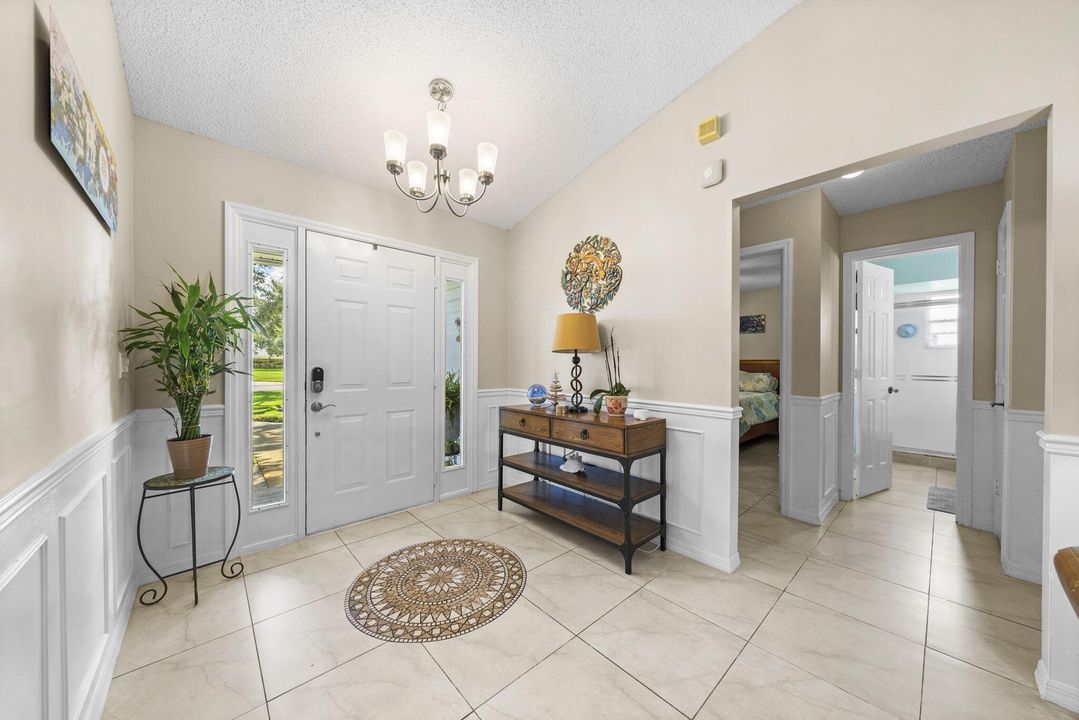 For Sale: $410,000 (3 beds, 3 baths, 1850 Square Feet)