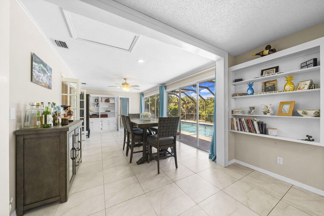 For Sale: $410,000 (3 beds, 3 baths, 1850 Square Feet)