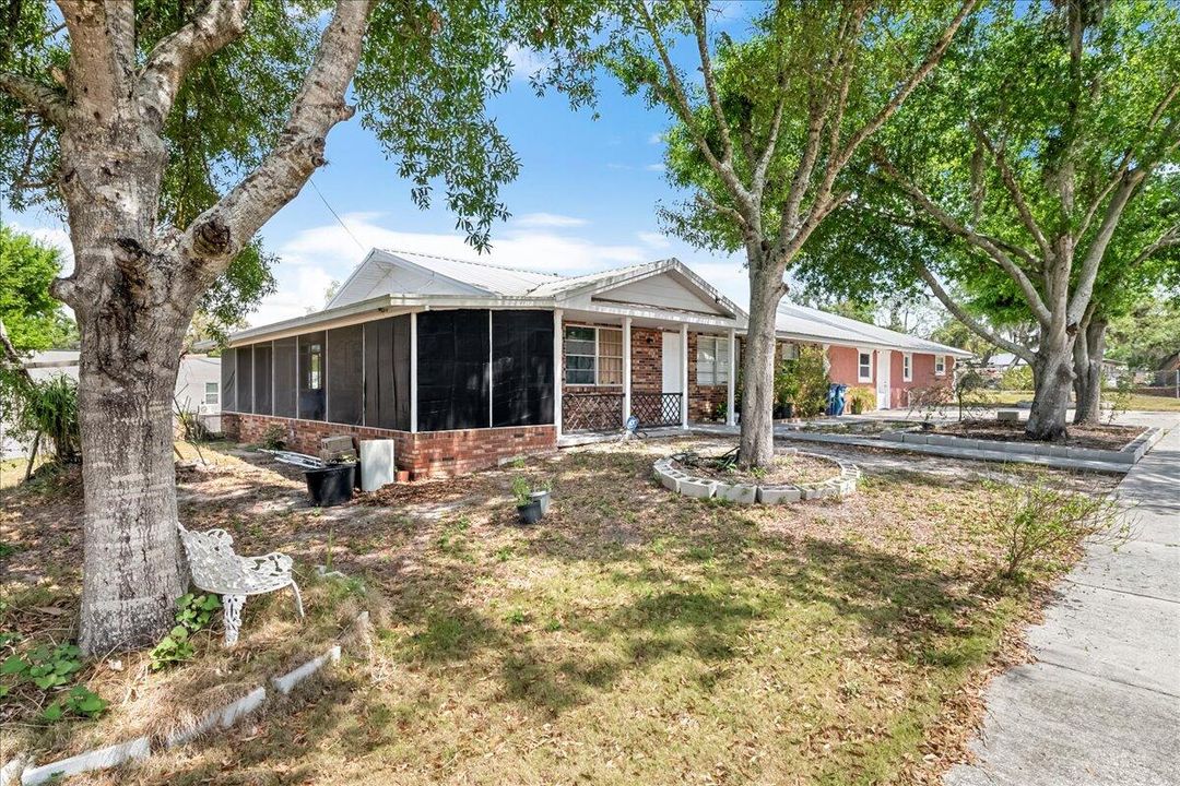 For Sale: $430,000 (6 beds, 4 baths, 2700 Square Feet)