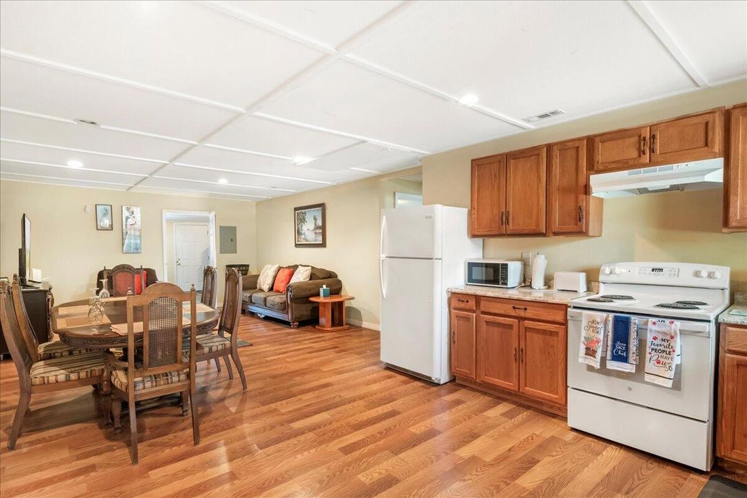 For Sale: $430,000 (6 beds, 4 baths, 2700 Square Feet)