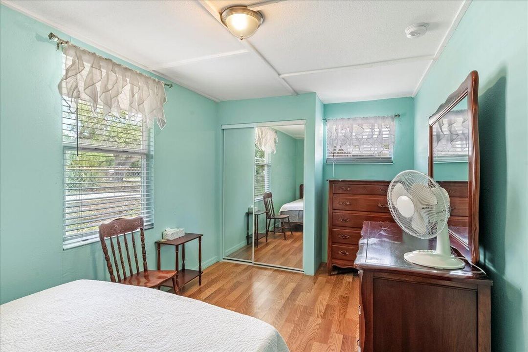 For Sale: $430,000 (6 beds, 4 baths, 2700 Square Feet)