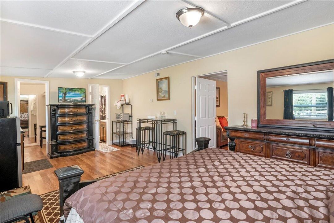 For Sale: $430,000 (6 beds, 4 baths, 2700 Square Feet)