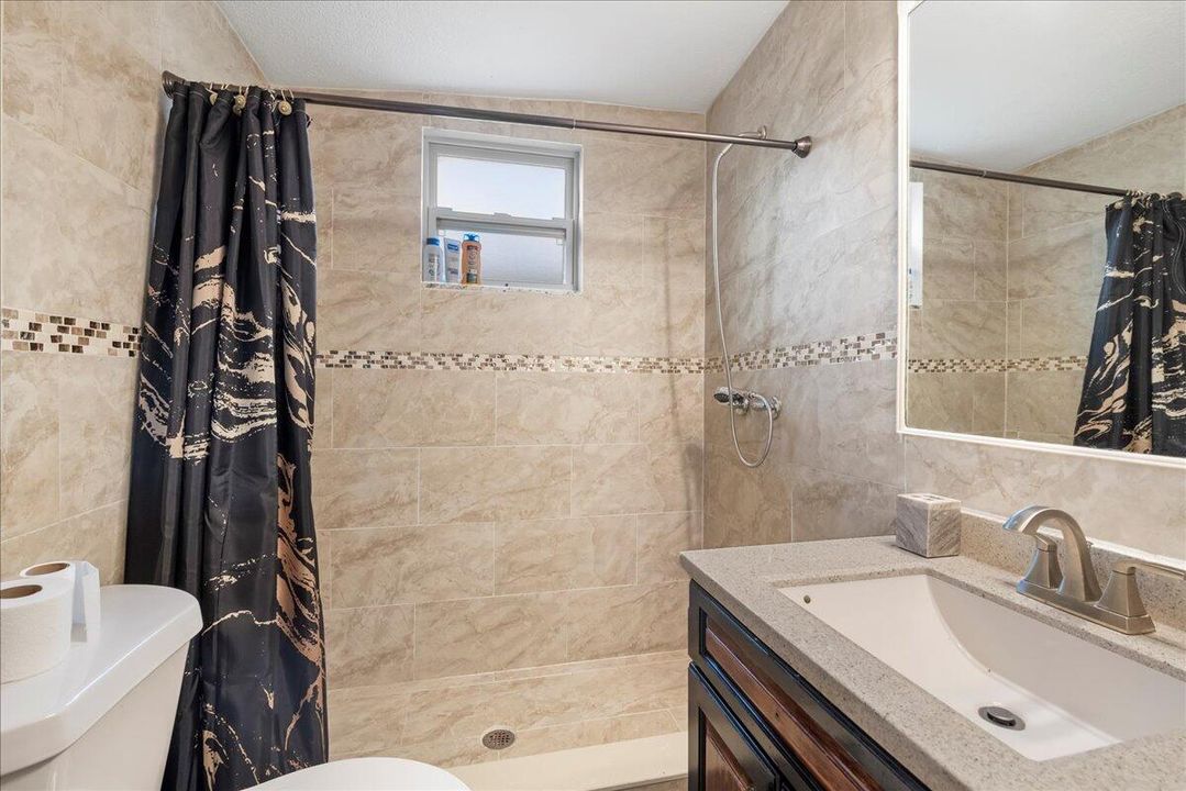 For Sale: $430,000 (6 beds, 4 baths, 2700 Square Feet)