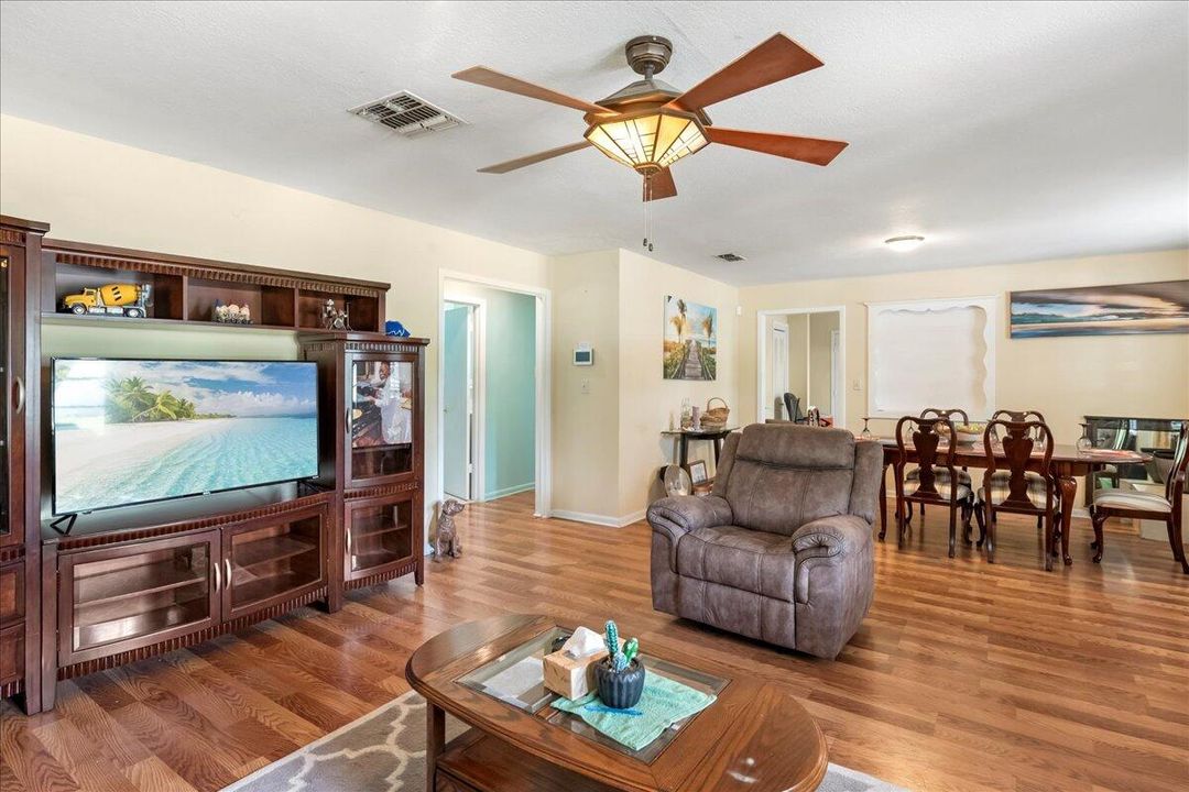 For Sale: $430,000 (6 beds, 4 baths, 2700 Square Feet)