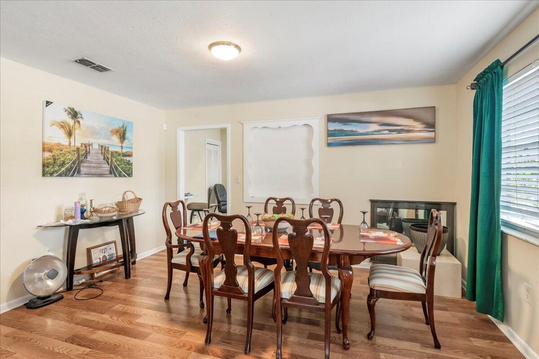 For Sale: $430,000 (6 beds, 4 baths, 2700 Square Feet)