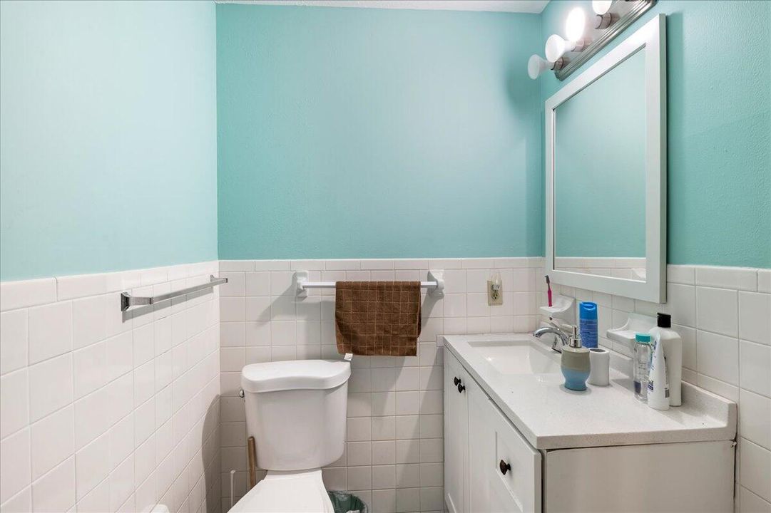 For Sale: $430,000 (6 beds, 4 baths, 2700 Square Feet)