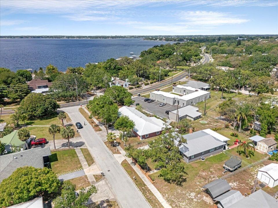 For Sale: $430,000 (6 beds, 4 baths, 2700 Square Feet)