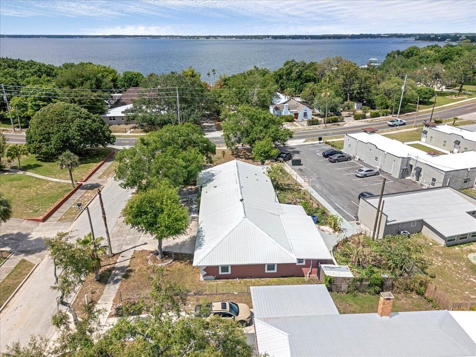 For Sale: $430,000 (6 beds, 4 baths, 2700 Square Feet)