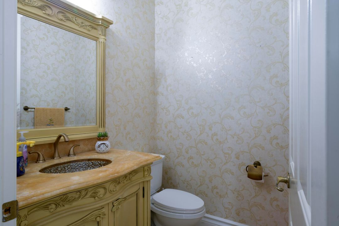 En Venta: $800,000 (4 camas, 2 baños, 2655 Pies cuadrados)