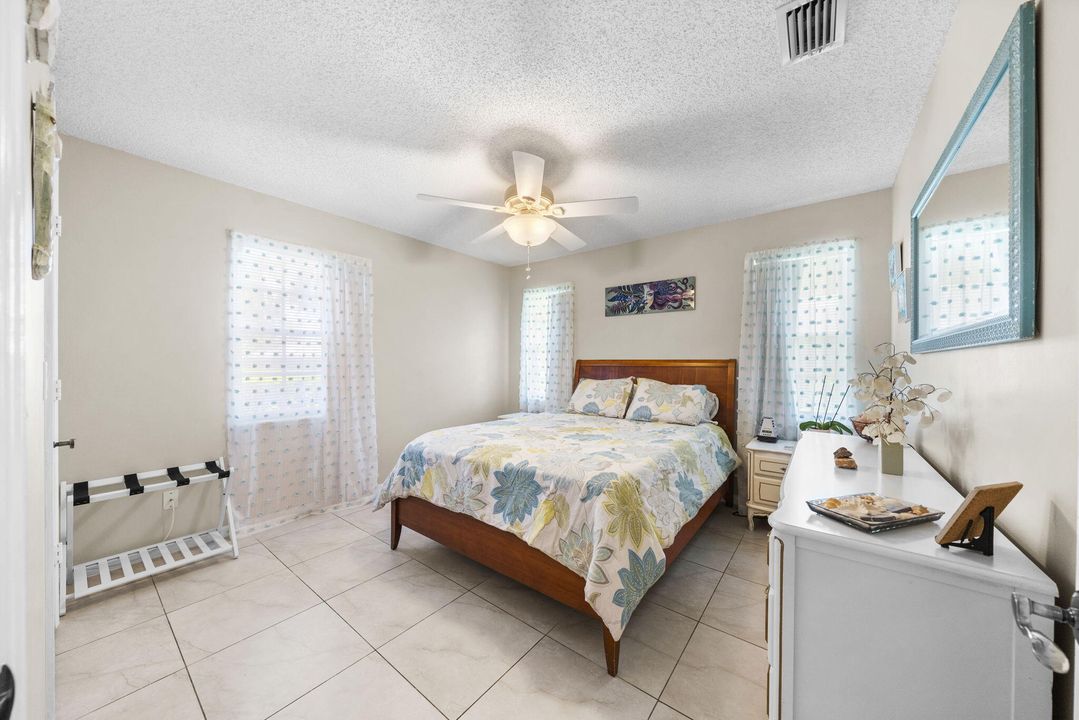 For Sale: $410,000 (3 beds, 3 baths, 1850 Square Feet)