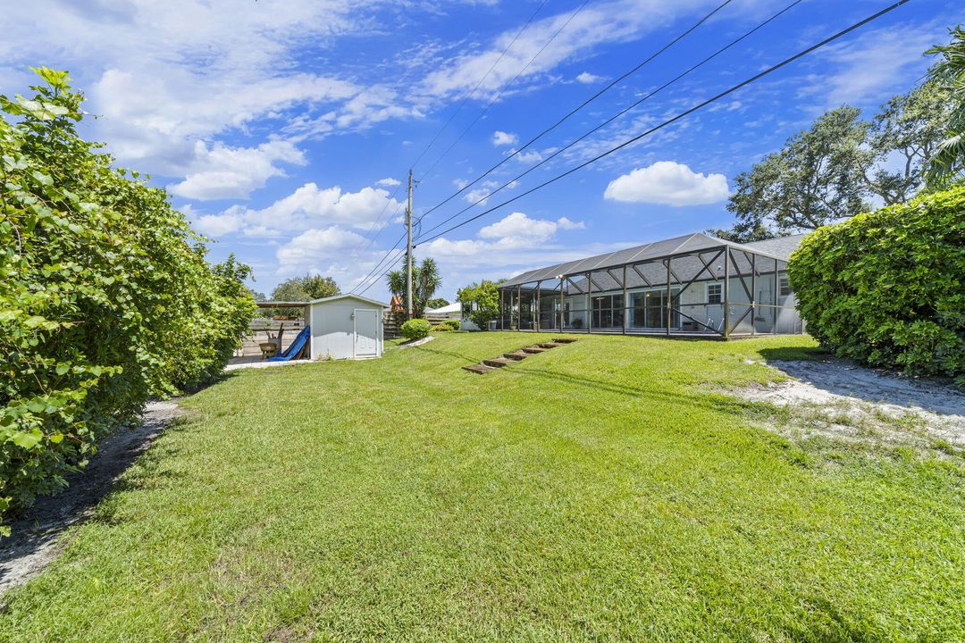 For Sale: $410,000 (3 beds, 3 baths, 1850 Square Feet)