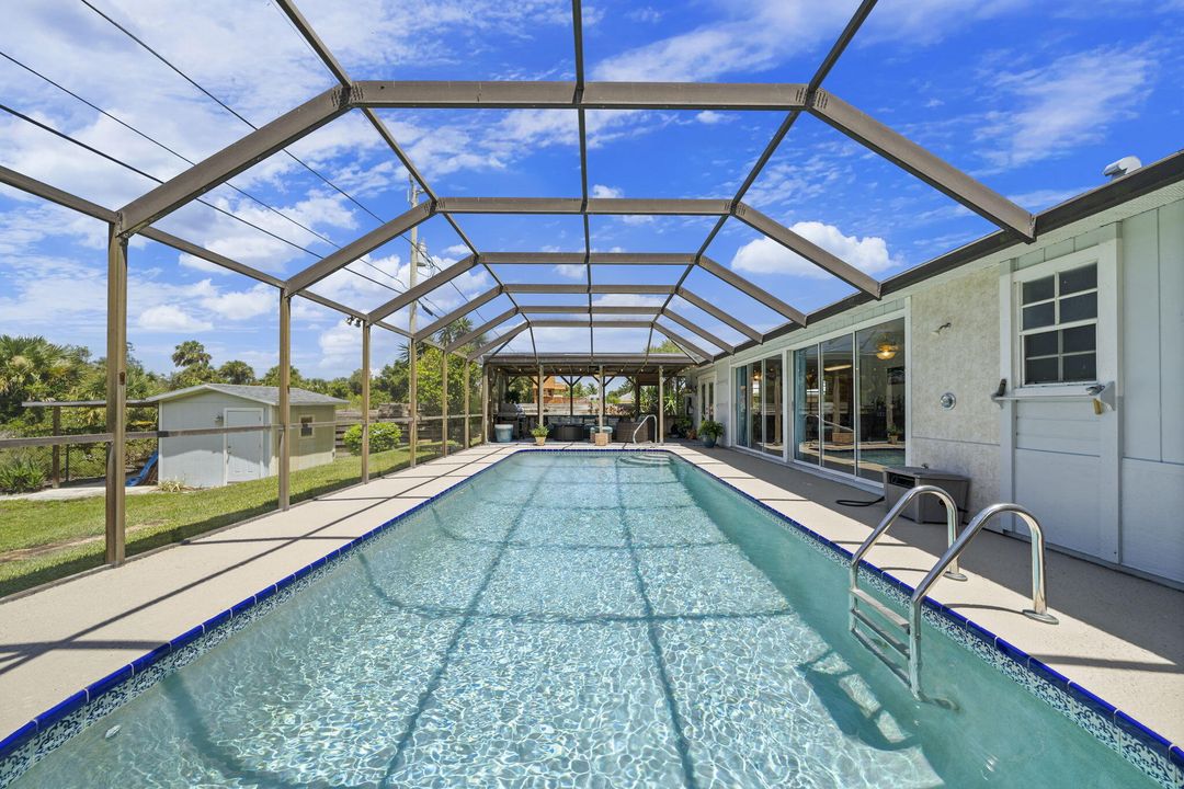 For Sale: $410,000 (3 beds, 3 baths, 1850 Square Feet)