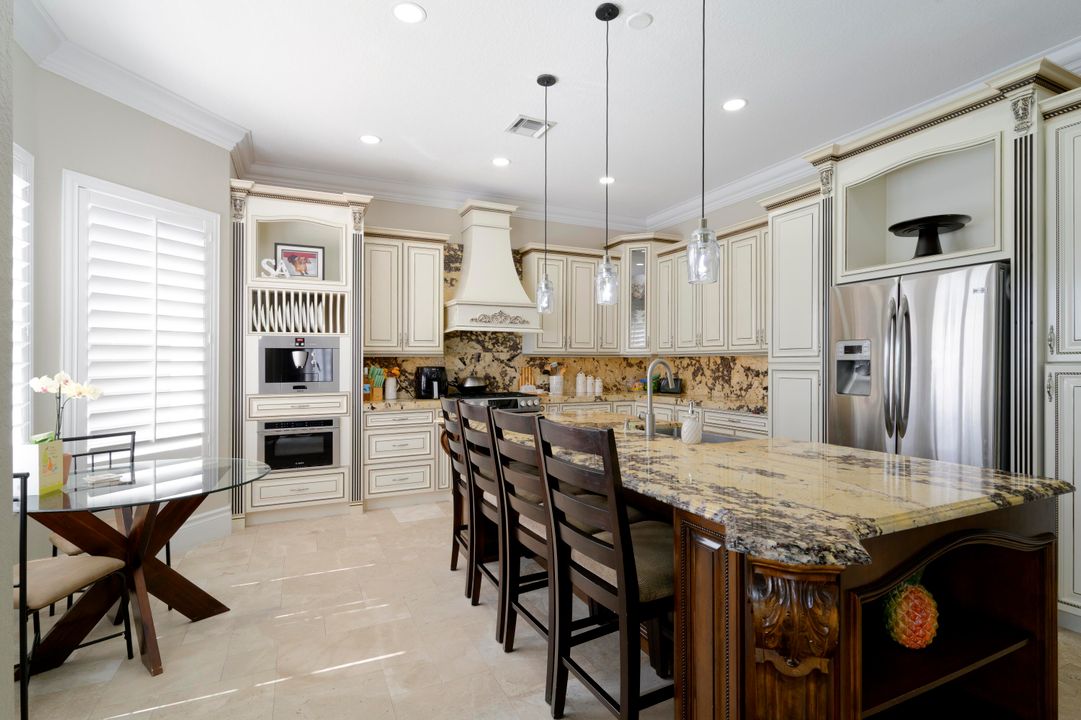 En Venta: $800,000 (4 camas, 2 baños, 2655 Pies cuadrados)