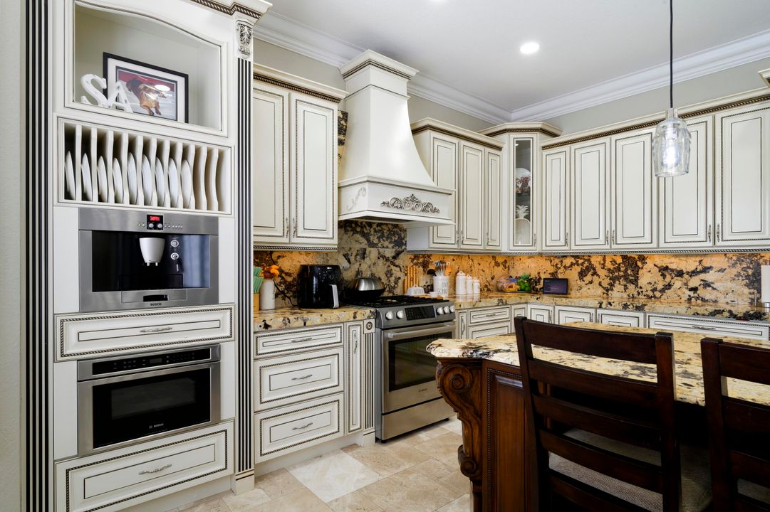 En Venta: $800,000 (4 camas, 2 baños, 2655 Pies cuadrados)