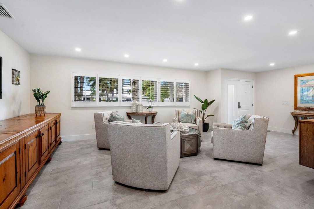 For Rent: $18,000 (3 beds, 2 baths, 2028 Square Feet)